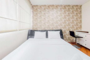 Homey and Modern 1BR at Paddington Heights Apartment By Travelio